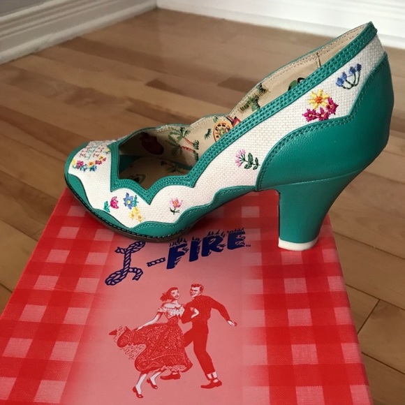 Home Sweet Home Heels Size 39 - Picture 4 of 8